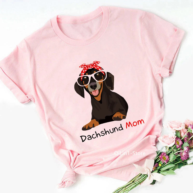 Pink Dachshund Mom Graphic T Shirts